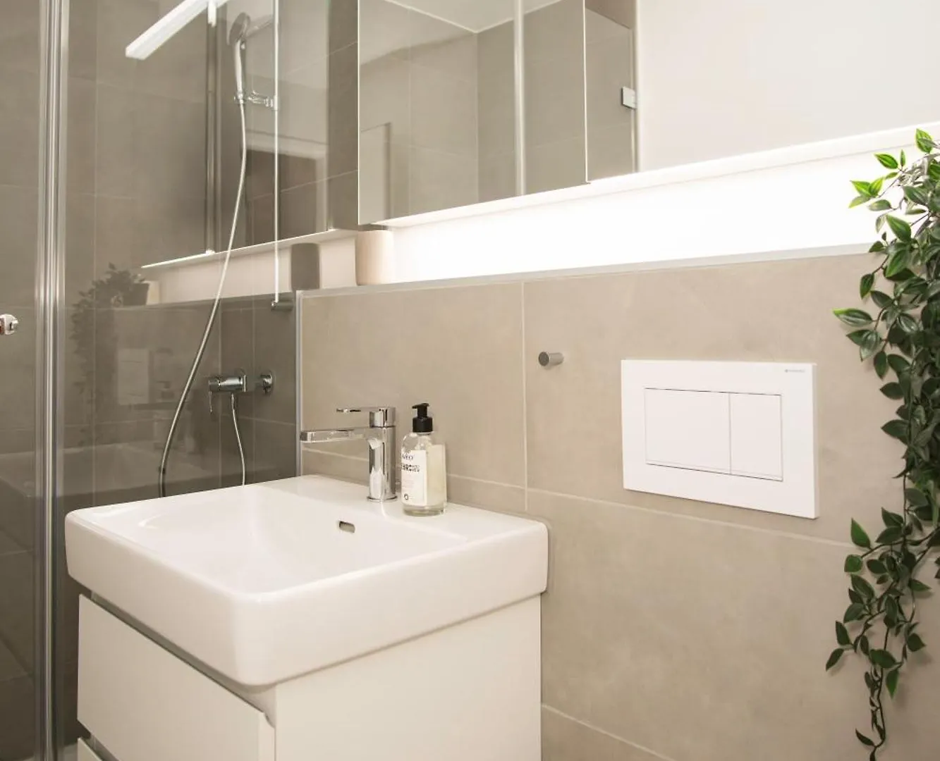Lägenhet Top Floor Studio With Terrace And Free Baselcard Schweiz