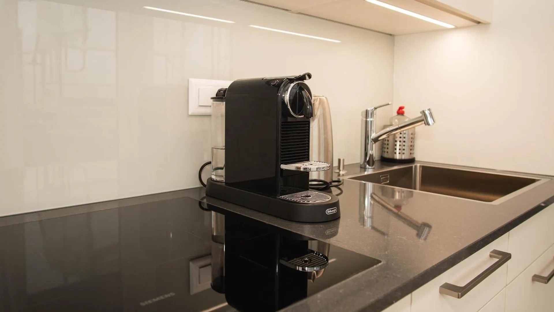 Top Floor Studio With Terrace And Free Baselcard Apartment